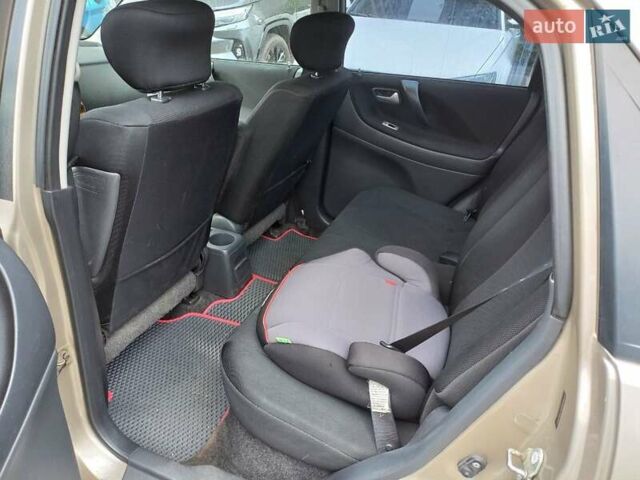 Бежевий Сузукі Ліана, об'ємом двигуна 1.6 л та пробігом 184 тис. км за 4700 $, фото 12 на Automoto.ua