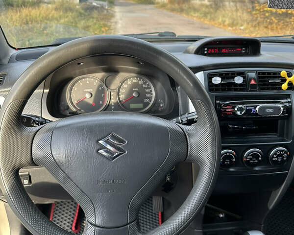 Бежевий Сузукі Ліана, об'ємом двигуна 1.59 л та пробігом 186 тис. км за 4200 $, фото 8 на Automoto.ua