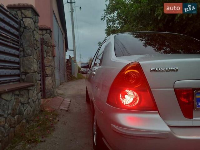 Серый Сузуки Лиана, объемом двигателя 1.6 л и пробегом 140 тыс. км за 4500 $, фото 1 на Automoto.ua