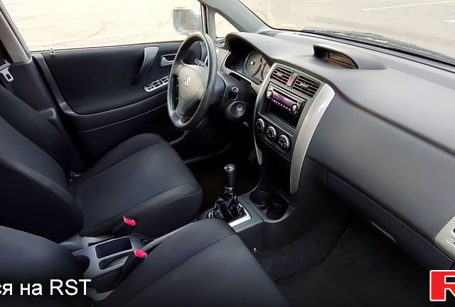 Синий Сузуки Лиана, объемом двигателя 1.6 л и пробегом 250 тыс. км за 4500 $, фото 5 на Automoto.ua