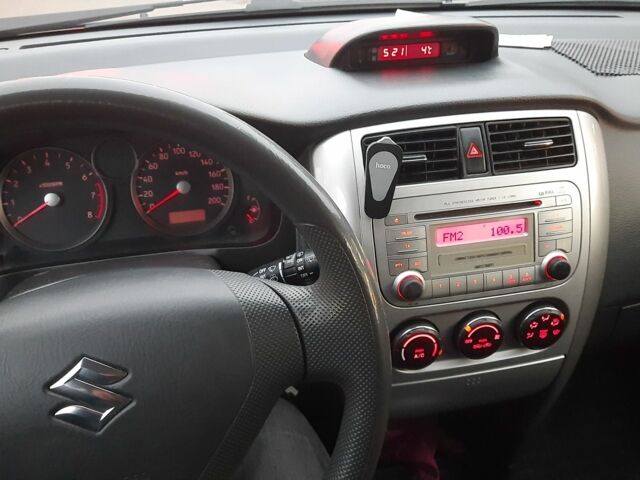 Синій Сузукі Ліана, об'ємом двигуна 1.6 л та пробігом 229 тис. км за 3650 $, фото 5 на Automoto.ua