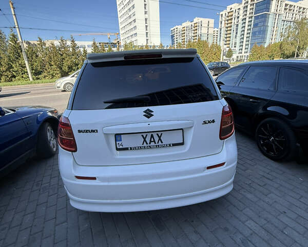 Сузуки СХ4 2009 в Львове на Automoto.ua Белый Сузуки СХ4, объемом двигателя 1.6 л и пробегом 176 тыс. км за 5500 $, фото 1 на Automoto.ua