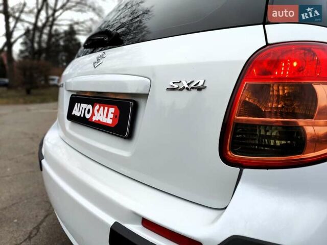 Белый Сузуки СХ4, объемом двигателя 1.6 л и пробегом 192 тыс. км за 5490 $, фото 15 на Automoto.ua