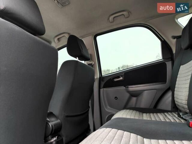 Белый Сузуки СХ4, объемом двигателя 1.6 л и пробегом 192 тыс. км за 5490 $, фото 42 на Automoto.ua