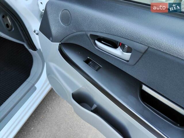 Белый Сузуки СХ4, объемом двигателя 1.6 л и пробегом 192 тыс. км за 5990 $, фото 47 на Automoto.ua