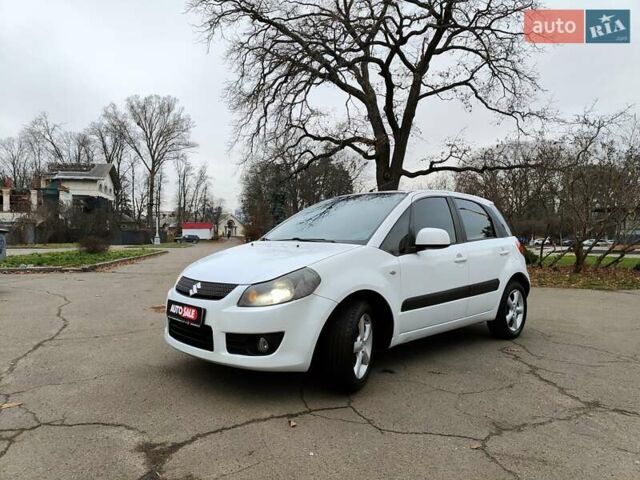 Белый Сузуки СХ4, объемом двигателя 1.6 л и пробегом 192 тыс. км за 5490 $, фото 6 на Automoto.ua