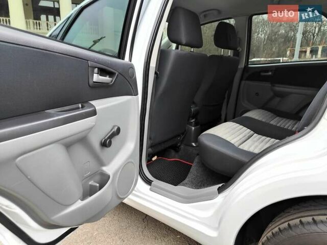 Белый Сузуки СХ4, объемом двигателя 1.6 л и пробегом 192 тыс. км за 5490 $, фото 38 на Automoto.ua
