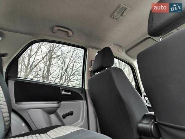 Белый Сузуки СХ4, объемом двигателя 1.6 л и пробегом 192 тыс. км за 5490 $, фото 56 на Automoto.ua