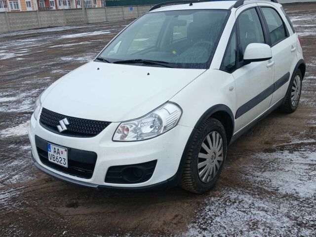 Сузуки СХ4 2014 в Харькове на Automoto.ua Белый Сузуки СХ4, объемом двигателя 1.6 л и пробегом 212 тыс. км за 5700 $, фото 1 на Automoto.ua