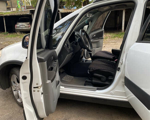 Сузуки СХ4 2012 в Одессе на Automoto.ua Белый Сузуки СХ4, объемом двигателя 1.59 л и пробегом 85 тыс. км за 11111 $, фото 10 на Automoto.ua