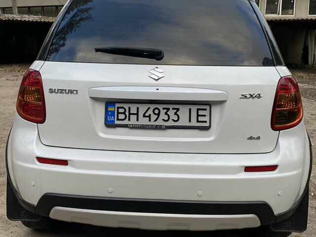 Сузуки СХ4 2012 в Одессе на Automoto.ua Белый Сузуки СХ4, объемом двигателя 1.59 л и пробегом 85 тыс. км за 11111 $, фото 4 на Automoto.ua