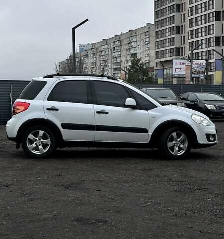 Белый Сузуки СХ4, объемом двигателя 0 л и пробегом 108 тыс. км за 9100 $, фото 2 на Automoto.ua