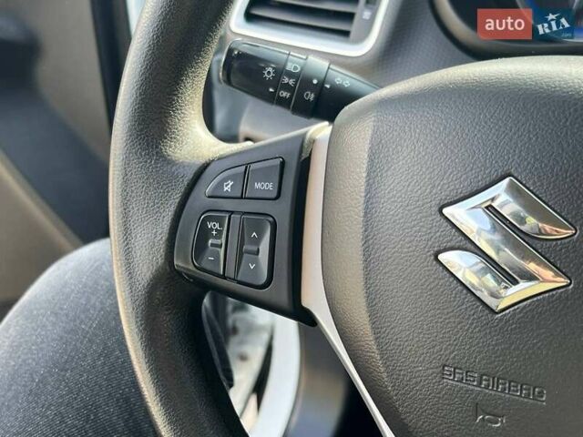 Сузуки СХ4 2014 в Полтаве на Automoto.ua Белый Сузуки СХ4, объемом двигателя 1.59 л и пробегом 114 тыс. км за 12900 $, фото 19 на Automoto.ua