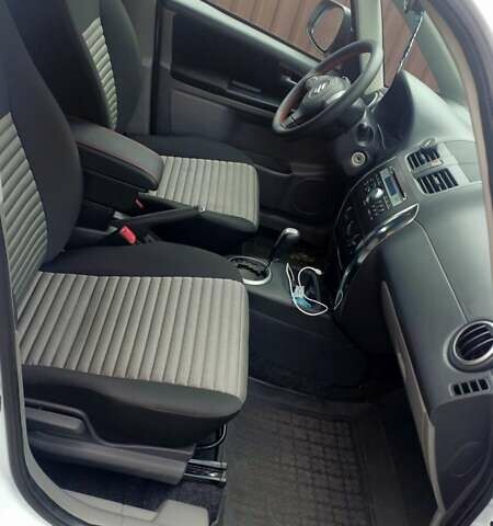 Белый Сузуки СХ4, объемом двигателя 1.6 л и пробегом 98 тыс. км за 11000 $, фото 8 на Automoto.ua