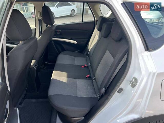 Сузуки СХ4 2014 в Полтаве на Automoto.ua Белый Сузуки СХ4, объемом двигателя 1.59 л и пробегом 114 тыс. км за 12900 $, фото 14 на Automoto.ua