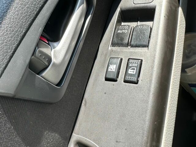 Білий Сузукі СХ4, об'ємом двигуна 1.6 л та пробігом 124 тис. км за 10000 $, фото 16 на Automoto.ua