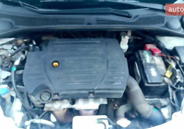 Белый Сузуки СХ4, объемом двигателя 1.6 л и пробегом 98 тыс. км за 11000 $, фото 9 на Automoto.ua