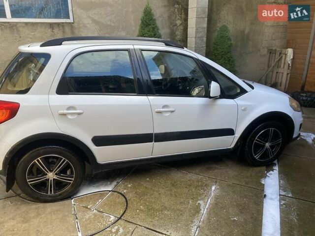 Сузуки СХ4 2014 в Тячеве на Automoto.ua Белый Сузуки СХ4, объемом двигателя 1.6 л и пробегом 67 тыс. км за 10750 $, фото 1 на Automoto.ua
