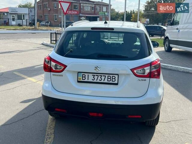 Сузуки СХ4 2014 в Полтаве на Automoto.ua Белый Сузуки СХ4, объемом двигателя 1.59 л и пробегом 114 тыс. км за 12900 $, фото 7 на Automoto.ua