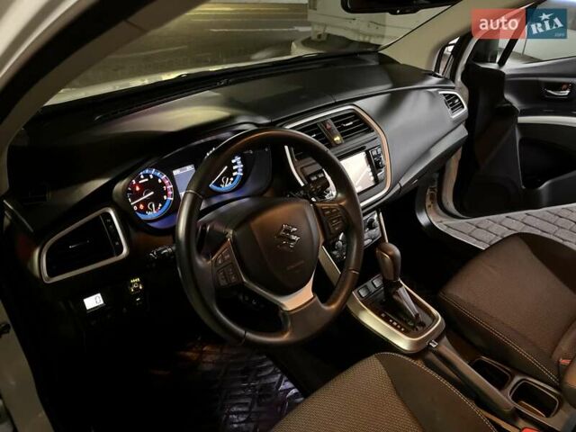 Белый Сузуки СХ4, объемом двигателя 1.59 л и пробегом 70 тыс. км за 14900 $, фото 26 на Automoto.ua