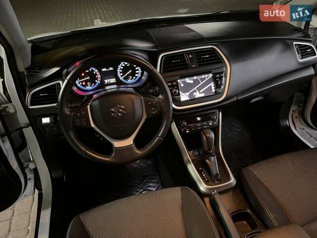 Белый Сузуки СХ4, объемом двигателя 1.59 л и пробегом 70 тыс. км за 14900 $, фото 27 на Automoto.ua
