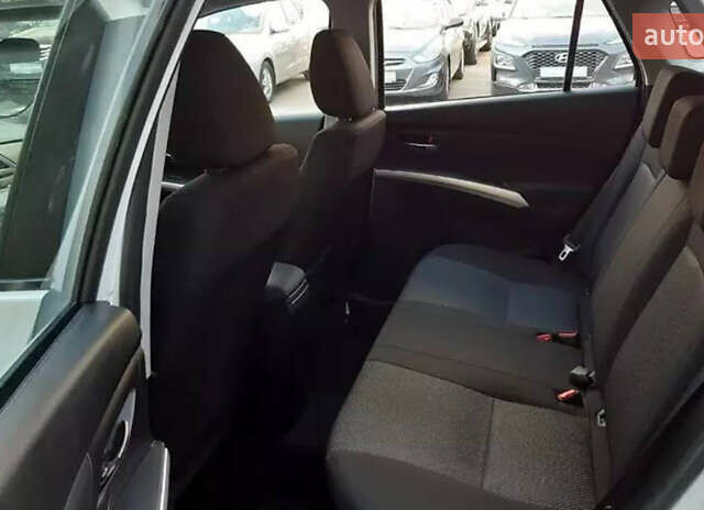 Сузуки СХ4 2016 в Николаеве на Automoto.ua Белый Сузуки СХ4, объемом двигателя 1.6 л и пробегом 58 тыс. км за 9900 $, фото 6 на Automoto.ua