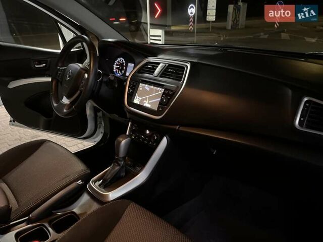 Белый Сузуки СХ4, объемом двигателя 1.59 л и пробегом 70 тыс. км за 14900 $, фото 38 на Automoto.ua