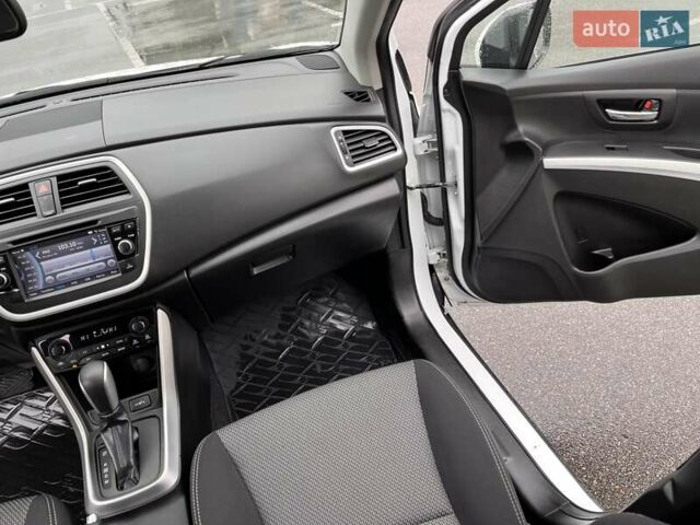 Білий Сузукі СХ4, об'ємом двигуна 1.59 л та пробігом 70 тис. км за 14700 $, фото 25 на Automoto.ua