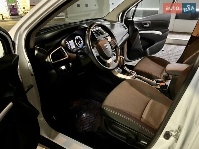 Белый Сузуки СХ4, объемом двигателя 1.59 л и пробегом 70 тыс. км за 14900 $, фото 20 на Automoto.ua