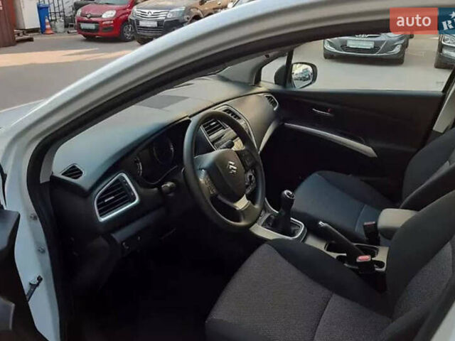 Сузуки СХ4 2016 в Николаеве на Automoto.ua Белый Сузуки СХ4, объемом двигателя 1.6 л и пробегом 58 тыс. км за 9900 $, фото 1 на Automoto.ua