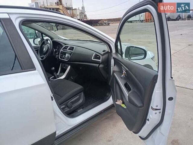 Белый Сузуки СХ4, объемом двигателя 1.6 л и пробегом 137 тыс. км за 14000 $, фото 1 на Automoto.ua