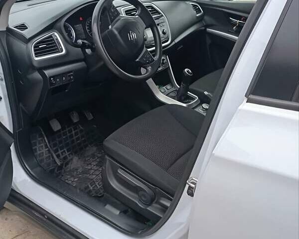 Белый Сузуки СХ4, объемом двигателя 1.6 л и пробегом 137 тыс. км за 14000 $, фото 13 на Automoto.ua