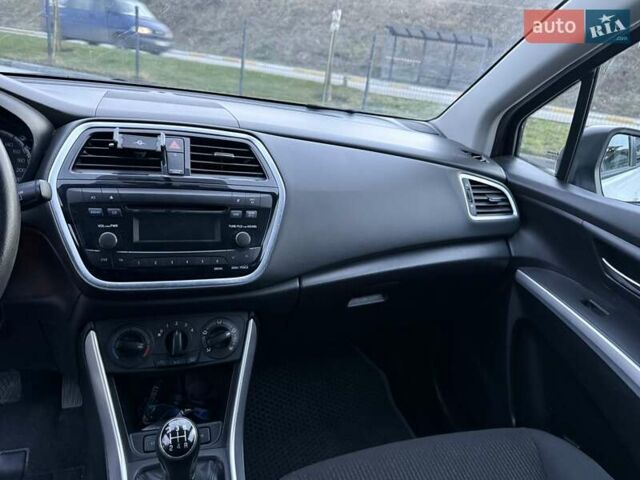 Білий Сузукі СХ4, об'ємом двигуна 1.6 л та пробігом 110 тис. км за 14500 $, фото 14 на Automoto.ua