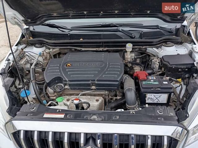 Белый Сузуки СХ4, объемом двигателя 1.6 л и пробегом 137 тыс. км за 14000 $, фото 4 на Automoto.ua