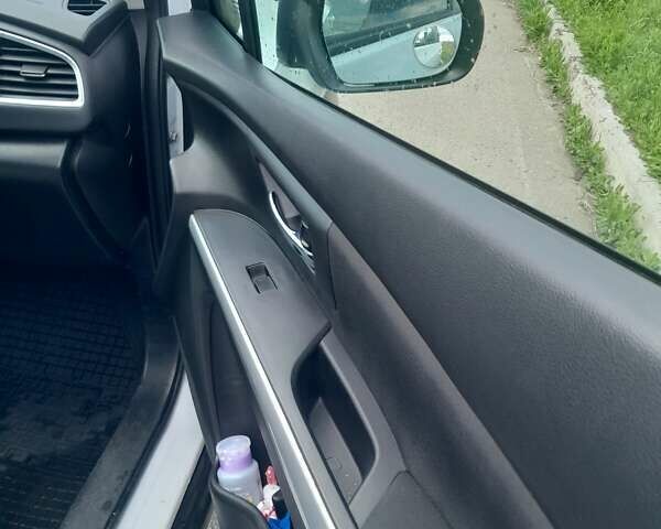 Сузуки СХ4 2017 в Николаеве на Automoto.ua Белый Сузуки СХ4, объемом двигателя 1.6 л и пробегом 131 тыс. км за 15500 $, фото 7 на Automoto.ua
