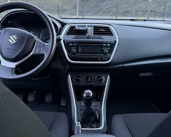 Білий Сузукі СХ4, об'ємом двигуна 1.6 л та пробігом 110 тис. км за 14500 $, фото 10 на Automoto.ua