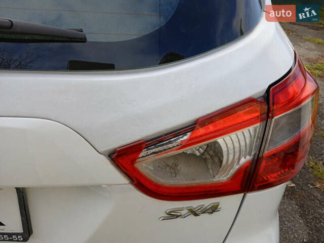 Білий Сузукі СХ4, об'ємом двигуна 1.59 л та пробігом 57 тис. км за 15000 $, фото 6 на Automoto.ua