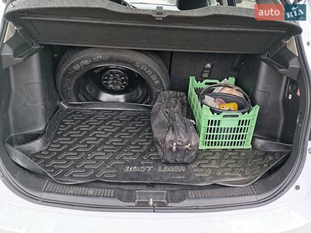 Белый Сузуки СХ4, объемом двигателя 1.6 л и пробегом 137 тыс. км за 14000 $, фото 9 на Automoto.ua