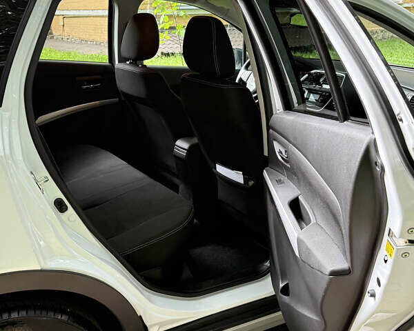 Белый Сузуки СХ4, объемом двигателя 1.6 л и пробегом 51 тыс. км за 18700 $, фото 42 на Automoto.ua