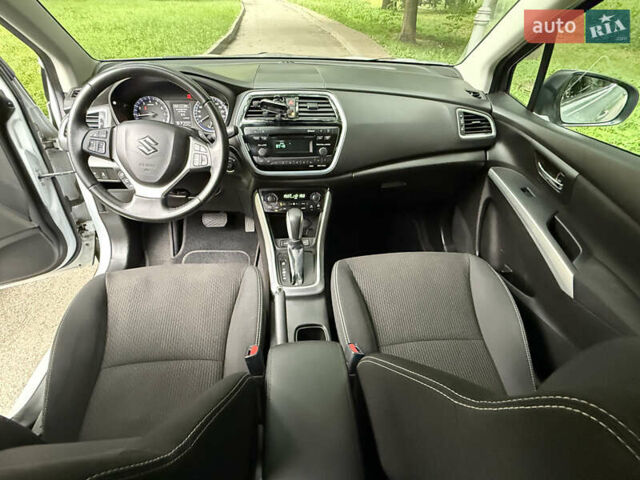 Белый Сузуки СХ4, объемом двигателя 1.6 л и пробегом 51 тыс. км за 18700 $, фото 29 на Automoto.ua