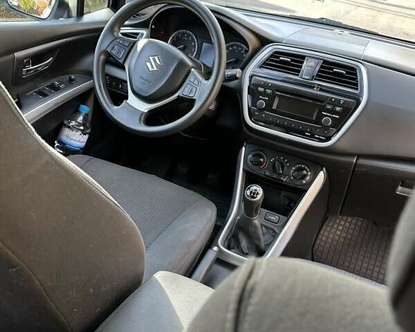 Белый Сузуки СХ4, объемом двигателя 1.59 л и пробегом 114 тыс. км за 13800 $, фото 10 на Automoto.ua