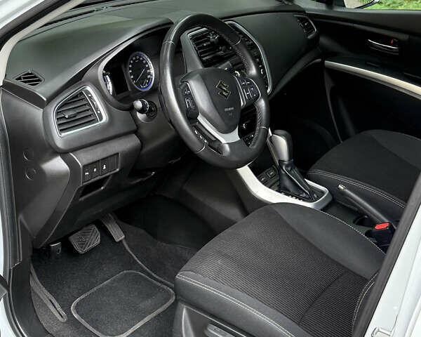 Белый Сузуки СХ4, объемом двигателя 1.6 л и пробегом 51 тыс. км за 18700 $, фото 34 на Automoto.ua