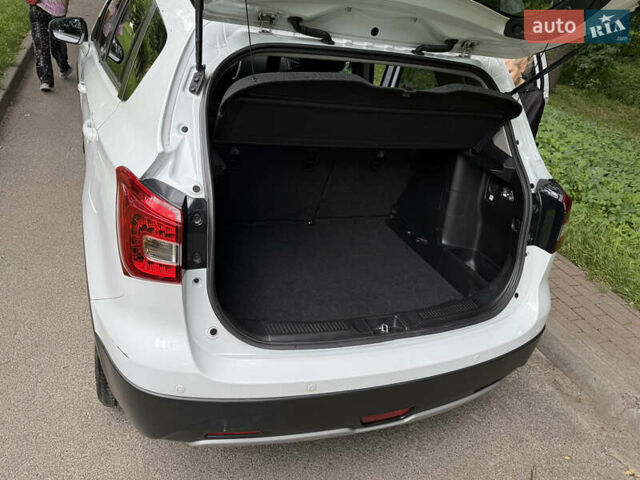 Белый Сузуки СХ4, объемом двигателя 1.6 л и пробегом 51 тыс. км за 18700 $, фото 20 на Automoto.ua