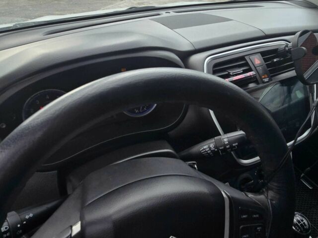 Білий Сузукі СХ4, об'ємом двигуна 1.6 л та пробігом 1000 тис. км за 13000 $, фото 7 на Automoto.ua