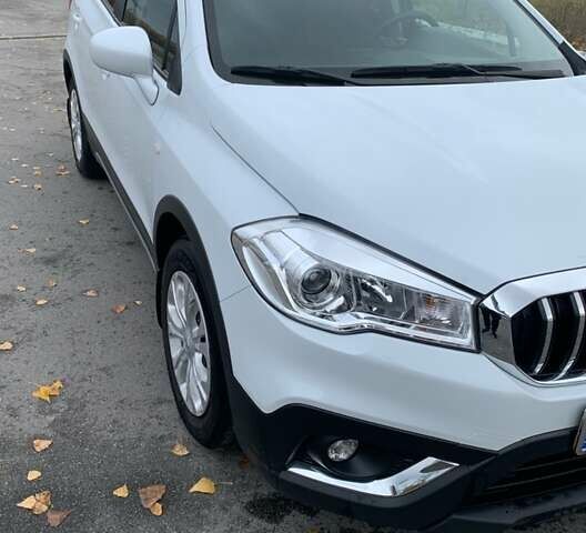 Белый Сузуки СХ4, объемом двигателя 1.59 л и пробегом 103 тыс. км за 18000 $, фото 1 на Automoto.ua