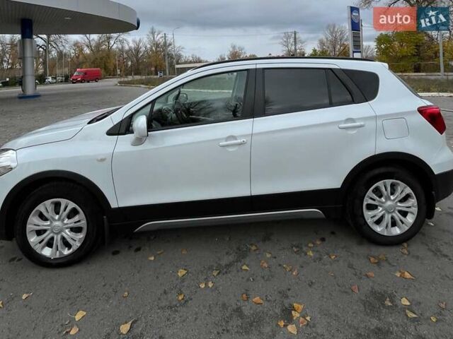 Белый Сузуки СХ4, объемом двигателя 1.59 л и пробегом 103 тыс. км за 18000 $, фото 3 на Automoto.ua