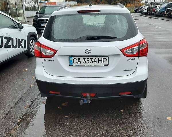 Белый Сузуки СХ4, объемом двигателя 1.59 л и пробегом 365 тыс. км за 12700 $, фото 2 на Automoto.ua