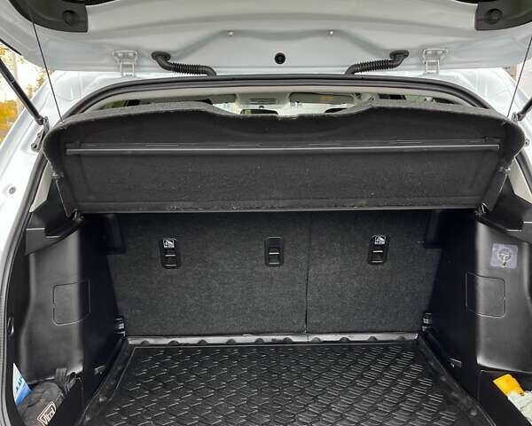 Белый Сузуки СХ4, объемом двигателя 1.59 л и пробегом 103 тыс. км за 18000 $, фото 5 на Automoto.ua