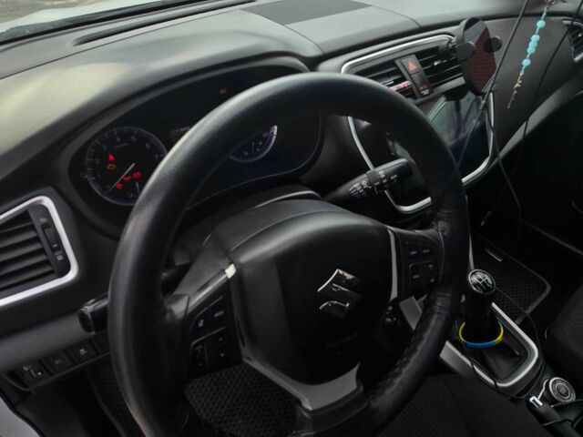 Білий Сузукі СХ4, об'ємом двигуна 1.6 л та пробігом 1000 тис. км за 13000 $, фото 8 на Automoto.ua