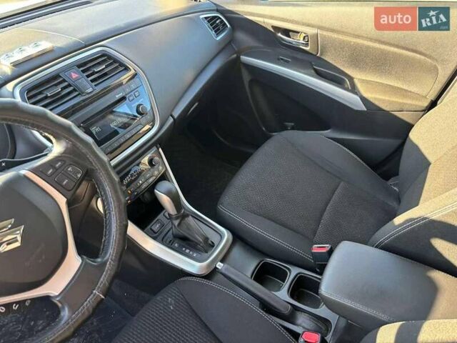 Білий Сузукі СХ4, об'ємом двигуна 1.59 л та пробігом 55 тис. км за 17500 $, фото 4 на Automoto.ua